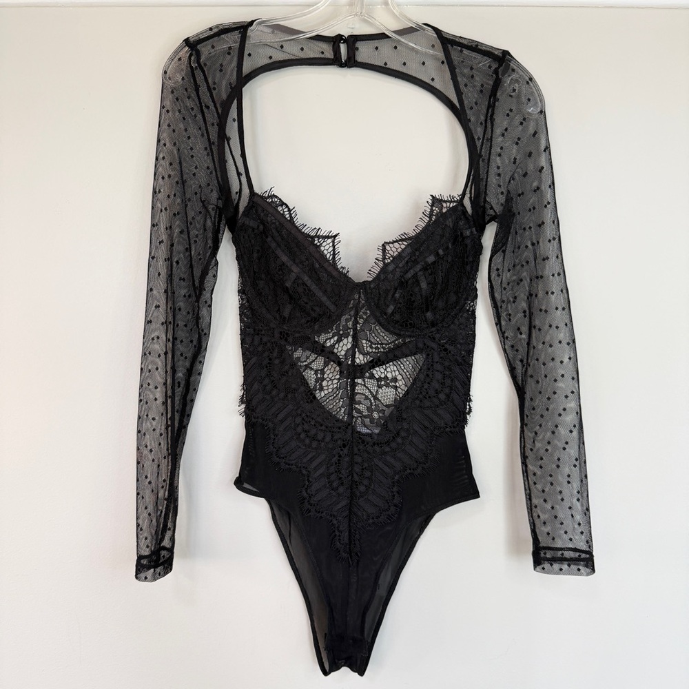 Bardot Farrah Lace Bodysuit in Black Size Medium NEW with Tags - Picture 3 of 16